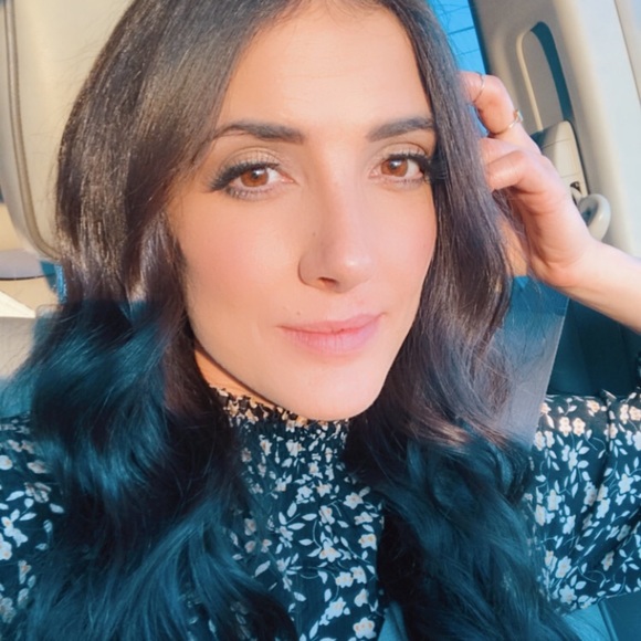 Meet your Posher, Connie - Picture 1 of 1